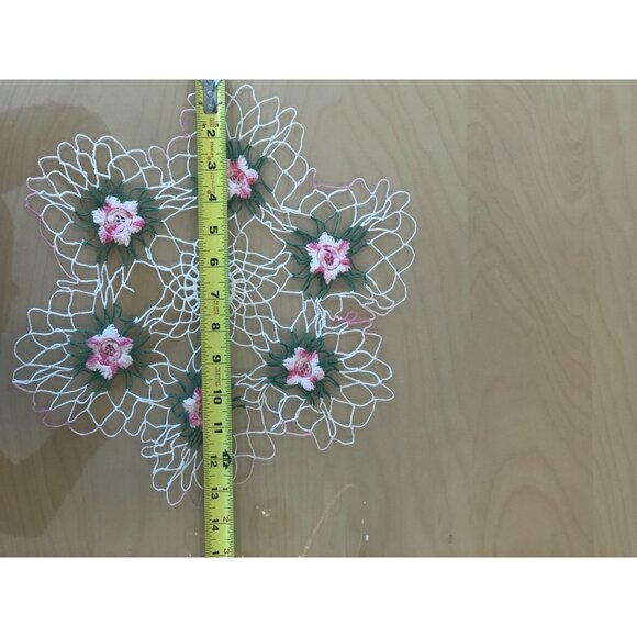 LOT of 6 VTG  Handmade crochet doilies. - Picture 12 of 16